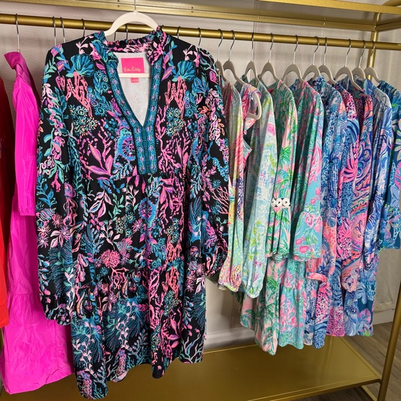 NO FOR SALE Lilly Pulitzer collection there are all NO FOR SALE - Picture 4 of 15